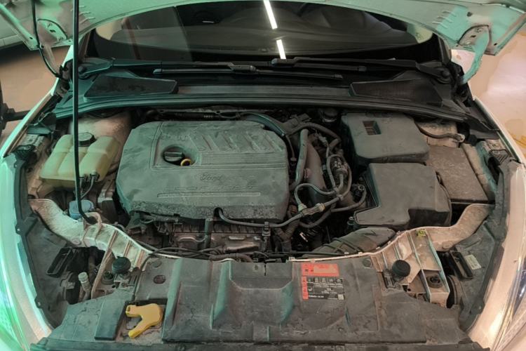 Used Ford Focus 2015 Hatchback EcoBoost 180 Automatic Elite Model Engine Bay