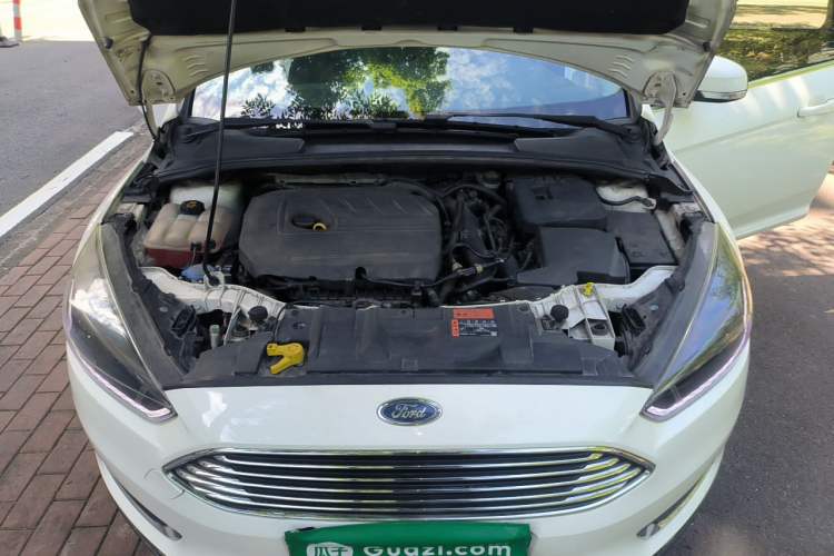 Used Ford Focus 2015 Sedan EcoBoost 180 Automatic Elite Model Engine Bay