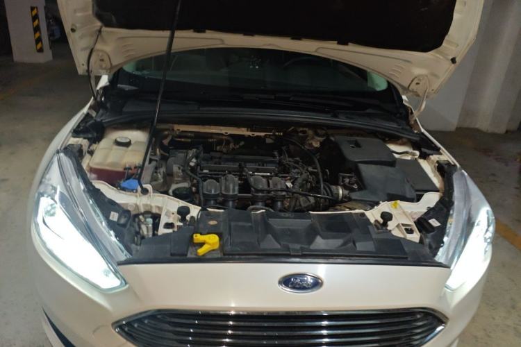 Used Ford Focus 2015 Sedan 1.6L Automatic Comfort Model Engine Bay