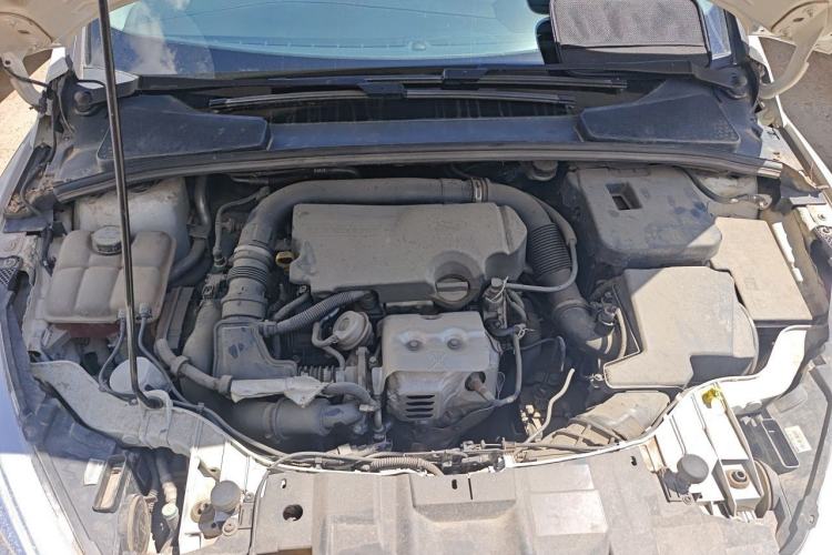 Used Ford Focus 2015 Sedan EcoBoost 125 Automatic Supreme Style Edition Engine Bay