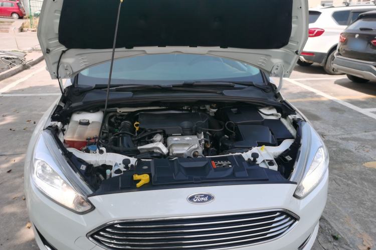 Used Ford Focus 2015 Sedan EcoBoost 125 Automatic Supreme Style Edition Engine Bay