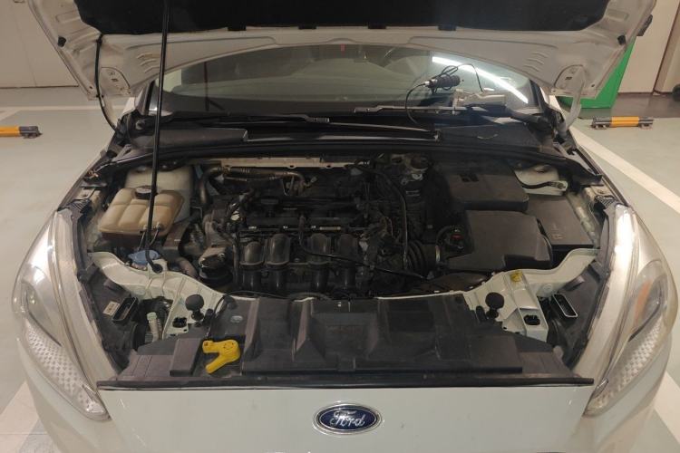 Used Ford Focus 2015 Hatchback 1.6L Automatic Fashion Edition Engine Bay