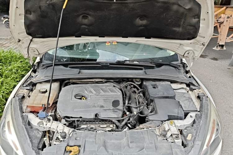 Used Ford Focus 2015 Hatchback EcoBoost 180 Automatic Elite Model Engine Bay