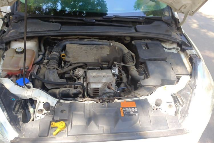 Used Ford Focus 2015 Sedan EcoBoost 125 Automatic Supreme Style Edition Engine Bay