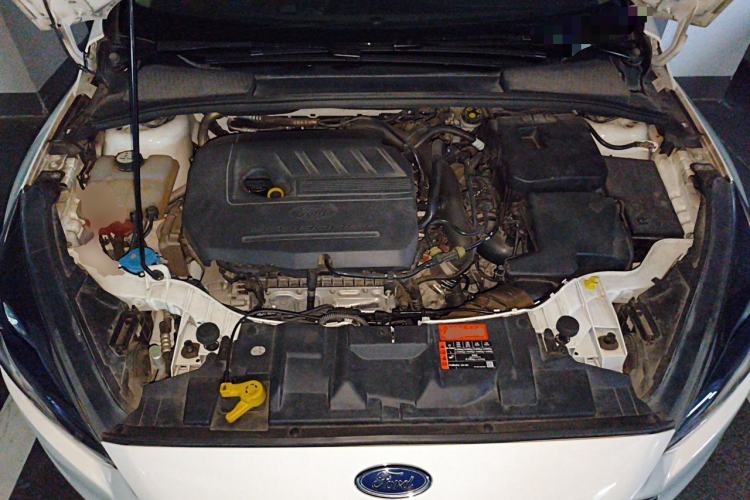 Used Ford Focus 2015 Hatchback EcoBoost 180 Automatic Sport Model Engine Bay