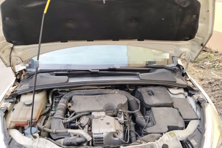 Used Ford Focus 2015 Sedan EcoBoost 125 Manual – Ultra-Style Edition Engine Bay