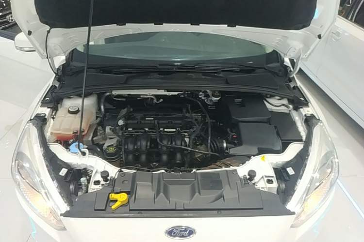 Used Ford Focus 2015 Hatchback 1.6L Automatic Comfort Model Engine Bay