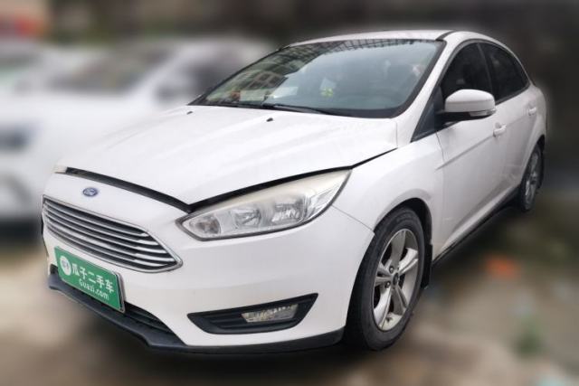 Ford Focus 2015 Sedan 1.6L Manual Comfort Model с пробегом