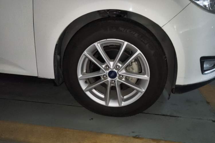 Used Ford Focus 2015 Hatchback 1.6L Automatic Fashion Edition Exterior 1