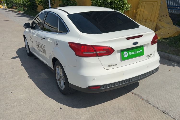Used Ford Focus 2015 Sedan EcoBoost 125 Manual – Ultra-Style Edition Exterior 1
