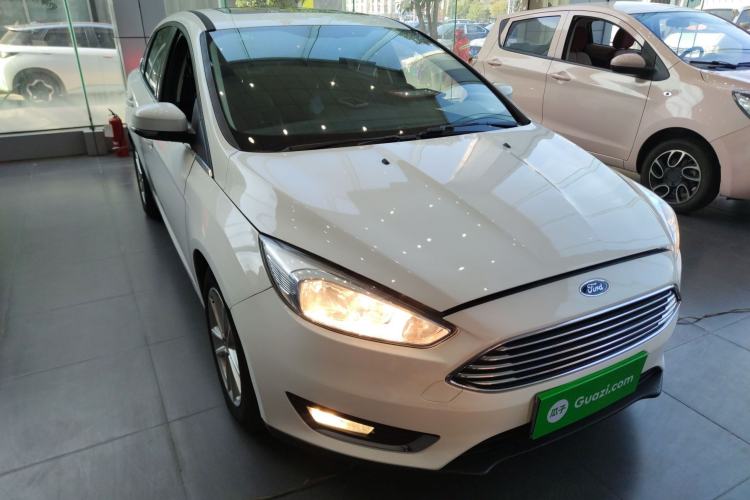Used Ford Focus 2015 Sedan EcoBoost 180 Automatic Elite Model Exterior 1