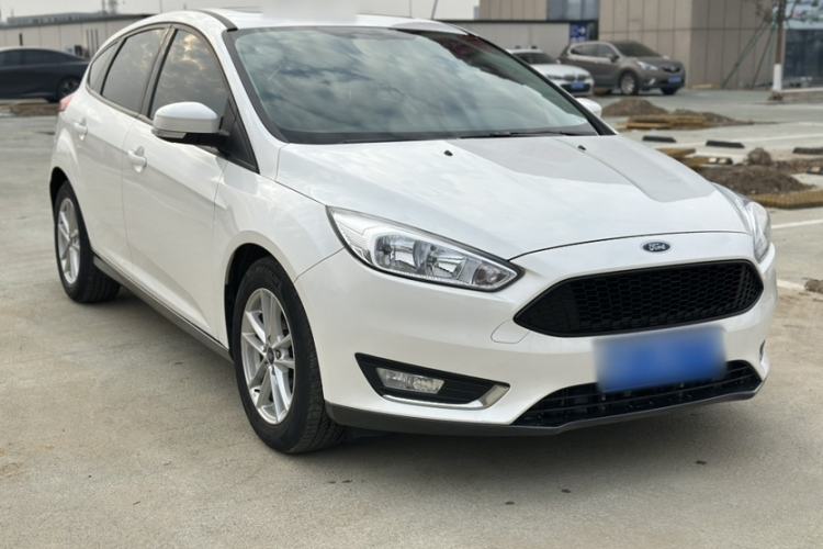 Used Ford Focus 2015 Hatchback EcoBoost 125 Manual – Ultra-Style Edition Exterior 1