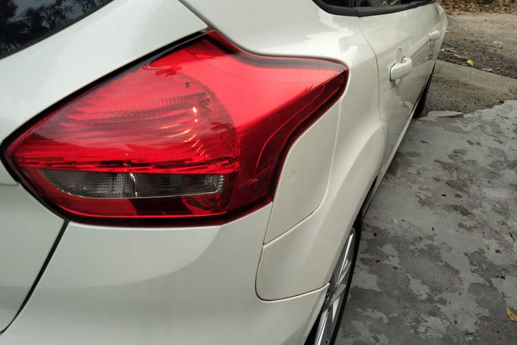 Used Ford Focus 2015 Hatchback 1.6L Automatic Fashion Edition Exterior 1