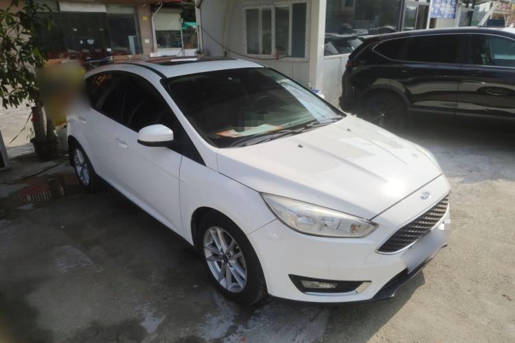 Used Ford Focus 2015 Hatchback EcoBoost 125 Automatic Supreme Style Edition Exterior 1