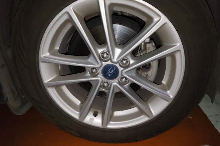 Used Ford Focus 2015 Hatchback 1.6L Automatic Fashion Edition Exterior 1