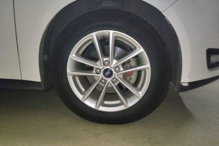 Used Ford Focus 2015 Hatchback 1.6L Automatic Fashion Edition Exterior 1