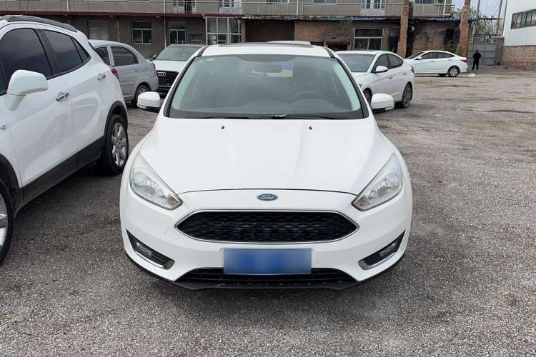 Used Ford Focus 2015 Hatchback 1.6L Automatic Fashion Edition Exterior 1