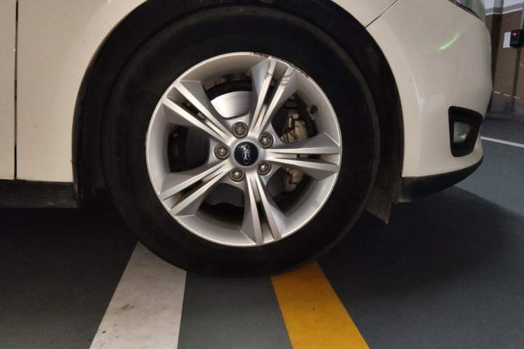 Used Ford Focus 2015 Hatchback 1.6L Automatic Comfort Model Exterior 1