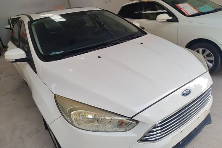 Used Ford Focus 2015 Sedan EcoBoost 125 Automatic Supreme Style Edition Exterior 1