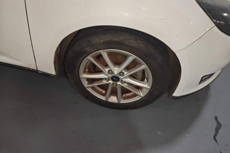 Used Ford Focus 2015 Hatchback EcoBoost 125 Manual – Ultra-Style Edition Exterior 1