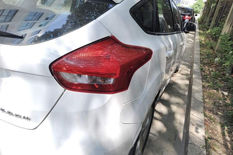 Used Ford Focus 2015 Hatchback 1.6L Automatic Comfort Model Exterior 1