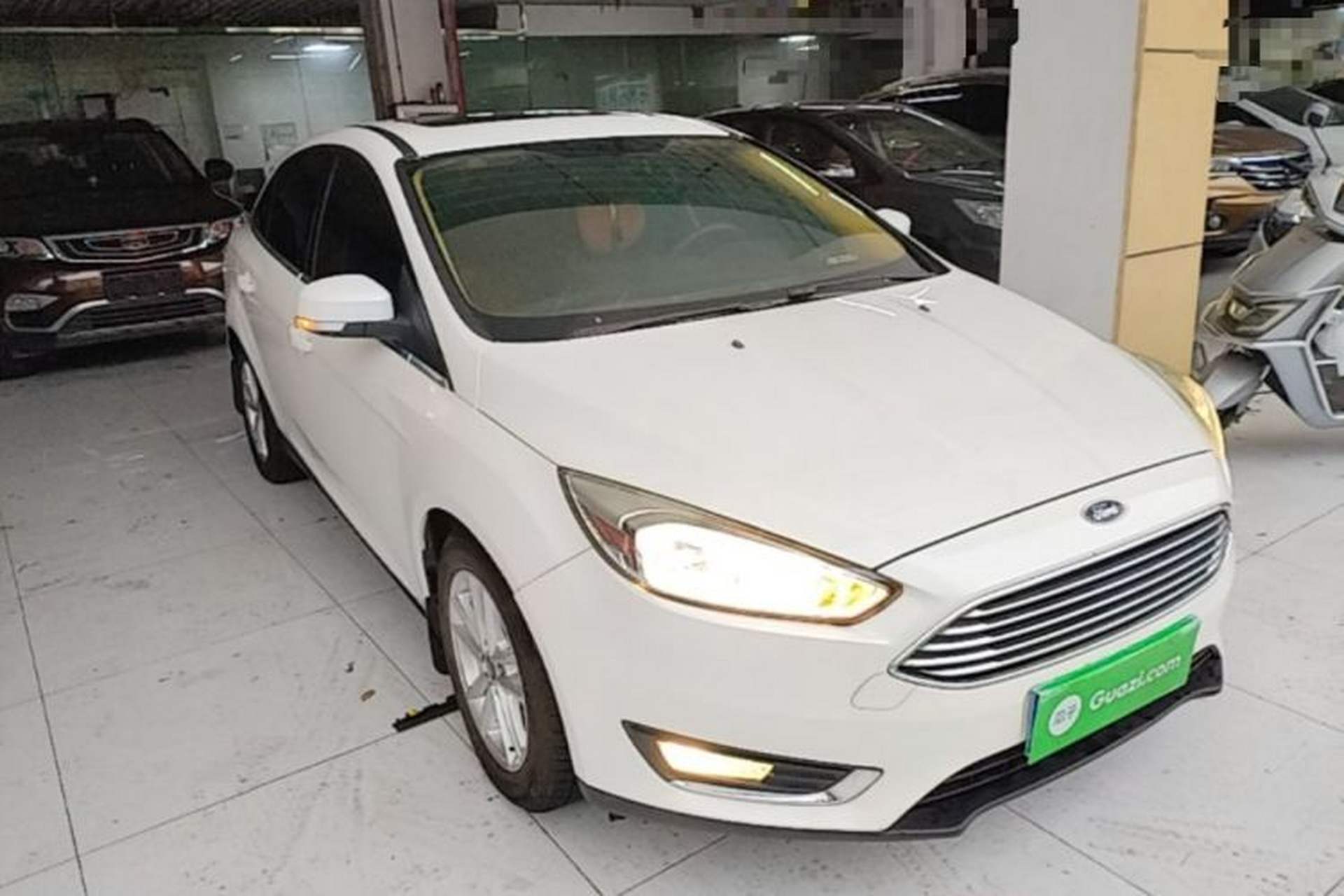 Used Ford Focus 2015 Sedan EcoBoost 180 Automatic Elite Model Exterior 1