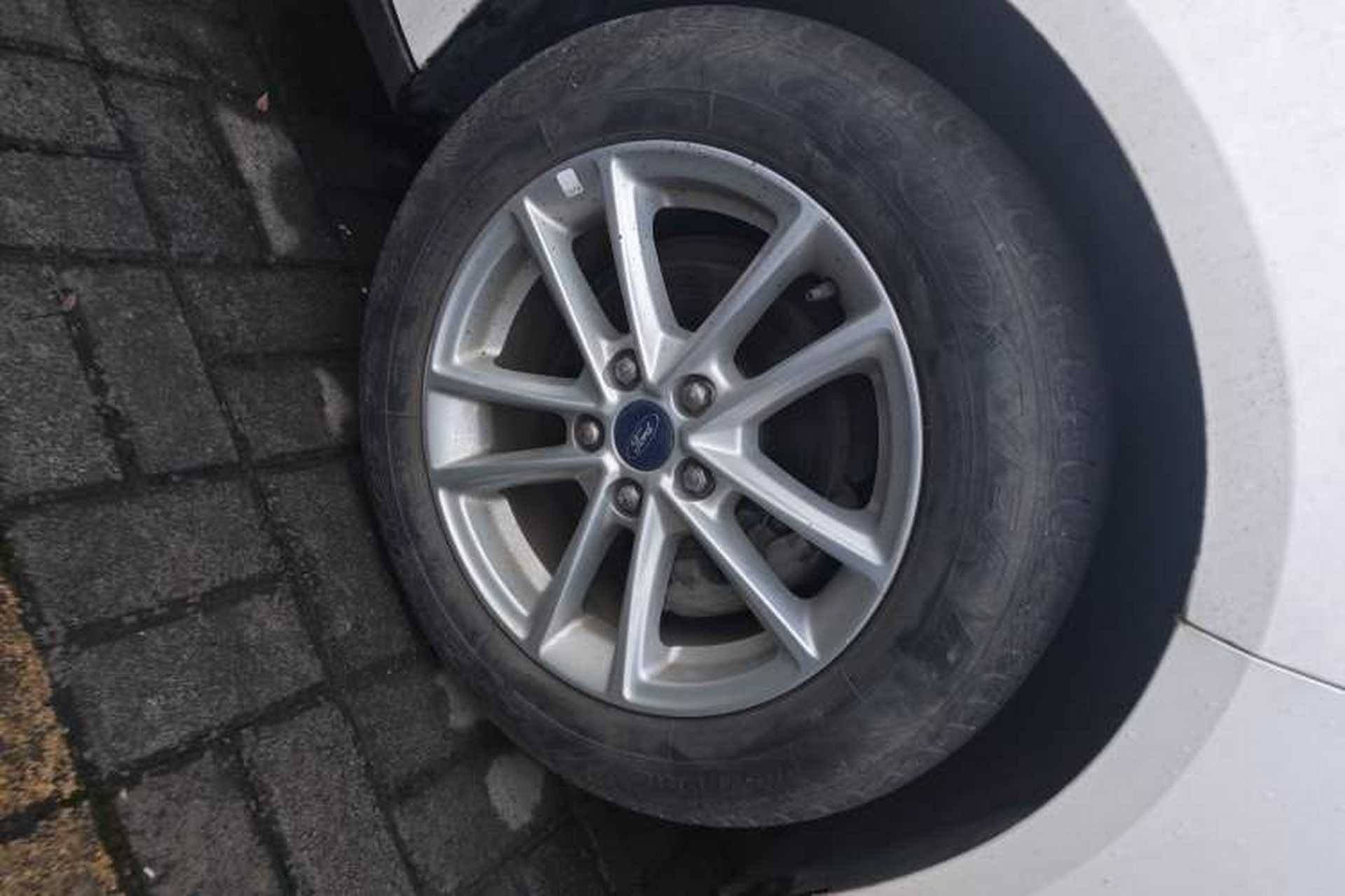 Used Ford Focus 2015 Sedan EcoBoost 180 Automatic Elite Model Exterior 1