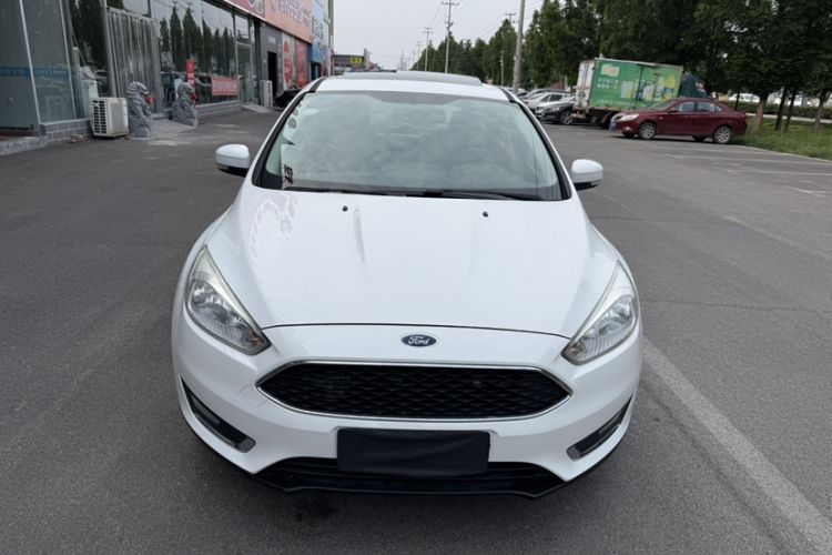 Used Ford Focus 2015 Hatchback 1.6L Automatic Fashion Edition Exterior 1