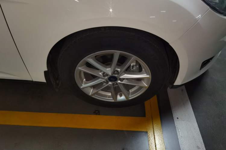 Used Ford Focus 2015 Sedan 1.6L Automatic Trend Model Exterior 1