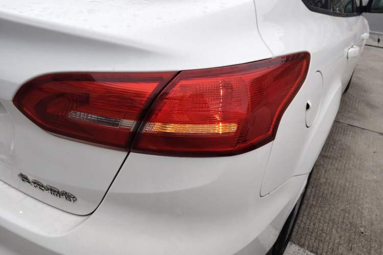 Used Ford Focus 2015 Sedan 1.6L Automatic Comfort Model Exterior 1