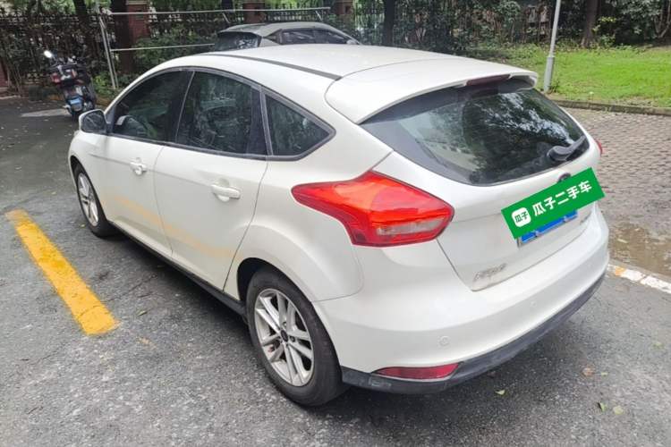 Used Ford Focus 2015 Hatchback 1.6L Automatic Fashion Edition Exterior 2