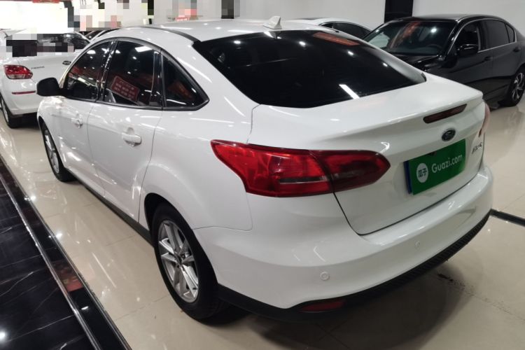 Used Ford Focus 2015 Sedan 1.6L Manual Fashion Edition Exterior 2