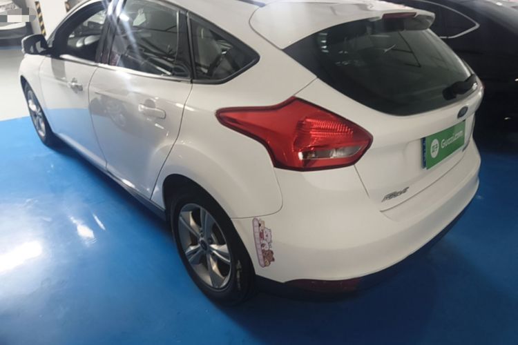 Used Ford Focus 2015 Hatchback 1.6L Automatic Comfort Model Exterior 2