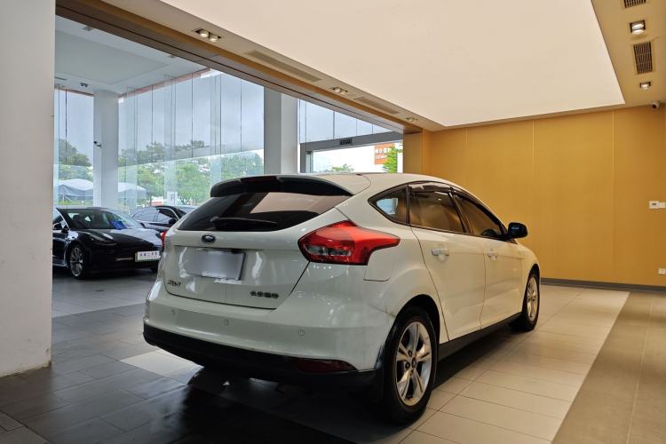 Used Ford Focus 2015 Hatchback 1.6L Automatic Comfort Model Exterior 2