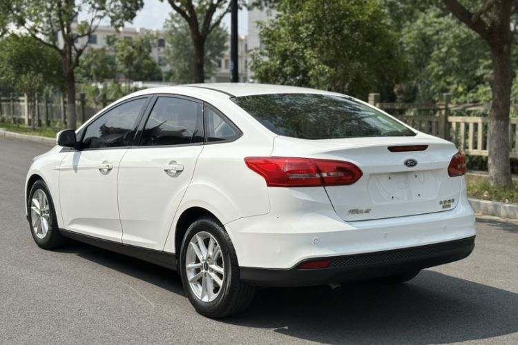 Used Ford Focus 2015 Sedan EcoBoost 125 Automatic Supreme Style Edition Exterior 2