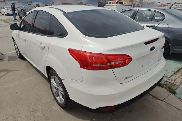 Used Ford Focus 2015 Sedan 1.6L Automatic Comfort Model Exterior 2