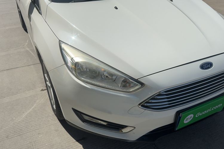 Used Ford Focus 2015 Sedan EcoBoost 125 Manual – Ultra-Style Edition Exterior 2
