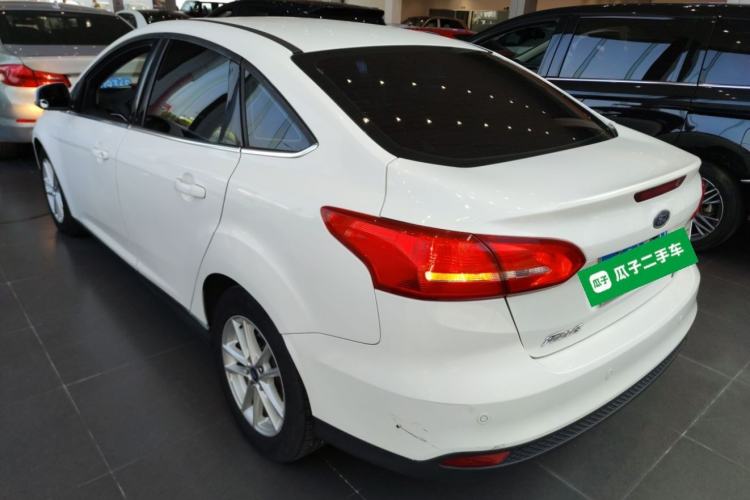 Used Ford Focus 2015 Sedan EcoBoost 180 Automatic Elite Model Exterior 2