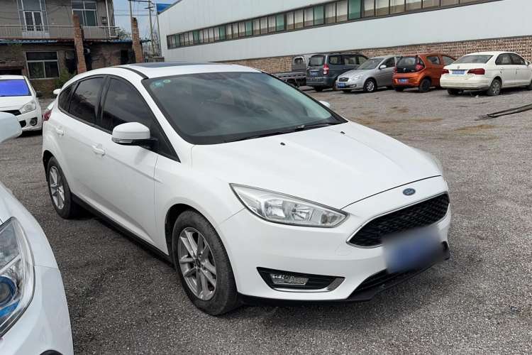 Used Ford Focus 2015 Hatchback 1.6L Automatic Fashion Edition Exterior 2