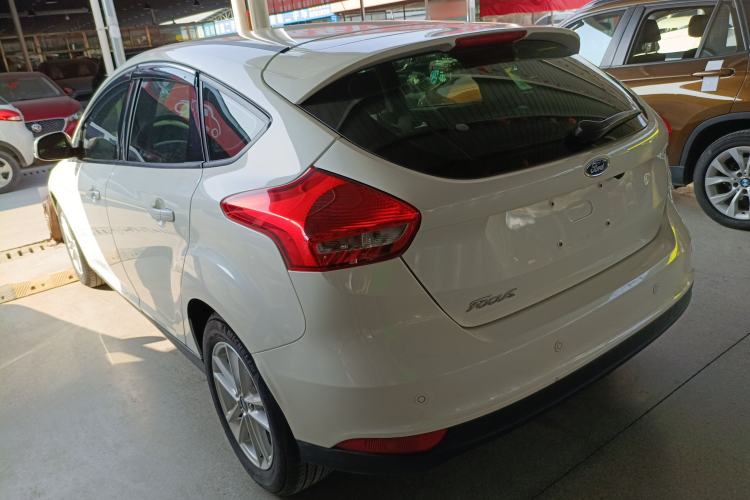 Used Ford Focus 2015 Hatchback 1.6L Automatic Fashion Edition Exterior 2