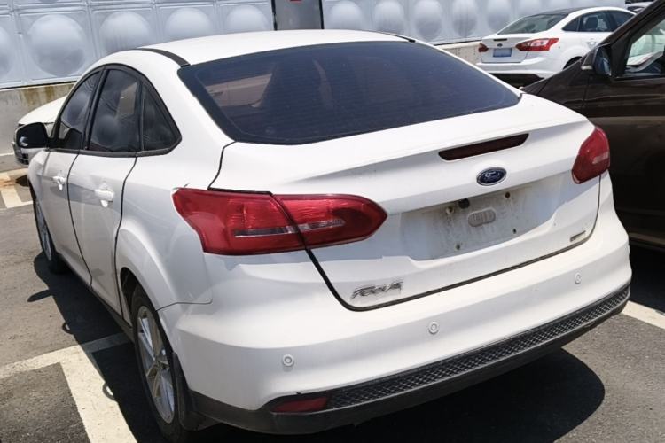 Used Ford Focus 2015 Sedan EcoBoost 125 Automatic Supreme Style Edition Exterior 2