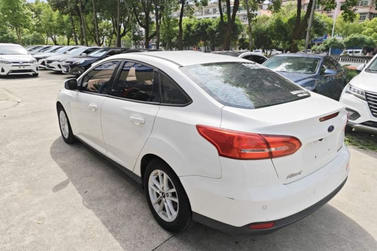 Used Ford Focus 2015 Sedan 1.6L Manual Fashion Edition Exterior 2