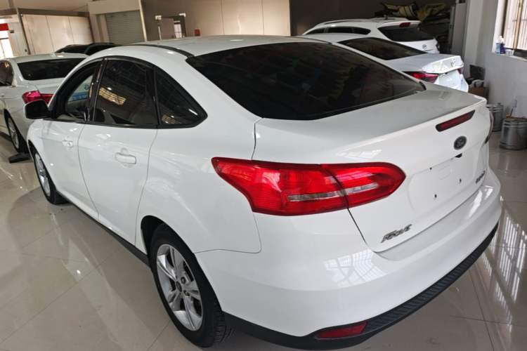 Used Ford Focus 2015 Sedan 1.6L Automatic Comfort Model Exterior 2