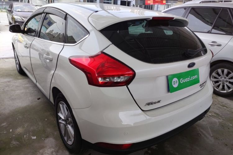 Used Ford Focus 2015 Hatchback EcoBoost 180 Automatic Elite Model Exterior 2