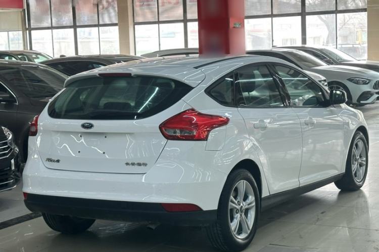 Used Ford Focus 2015 Hatchback 1.6L Automatic Comfort Model Exterior 2
