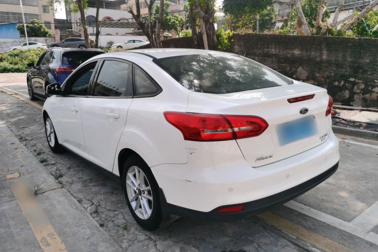 Used Ford Focus 2015 Sedan EcoBoost 125 Automatic Supreme Style Edition Exterior 2
