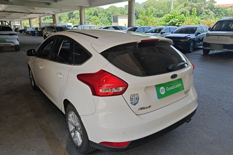 Used Ford Focus 2015 Hatchback EcoBoost 180 Automatic Elite Model Exterior 2