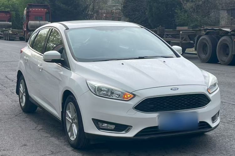 Used Ford Focus 2015 Hatchback 1.6L Automatic Fashion Edition Exterior 2