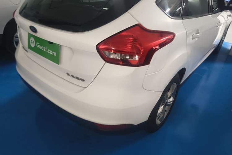 Used Ford Focus 2015 Hatchback 1.6L Automatic Comfort Model Exterior 3