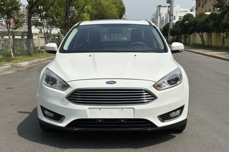 Used Ford Focus 2015 Sedan EcoBoost 125 Automatic Supreme Style Edition Exterior 3